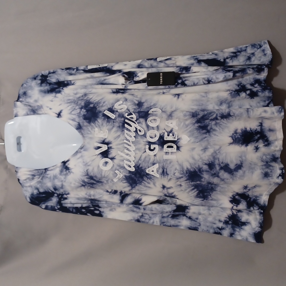 TORRID Blue & White Tie Dye V- Neck Hoodie for women. Size 1X - Picture 2 of 13